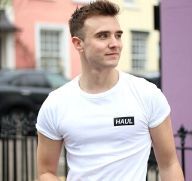 Hodder to publish memoir by YouTuber Calum McSwiggan 