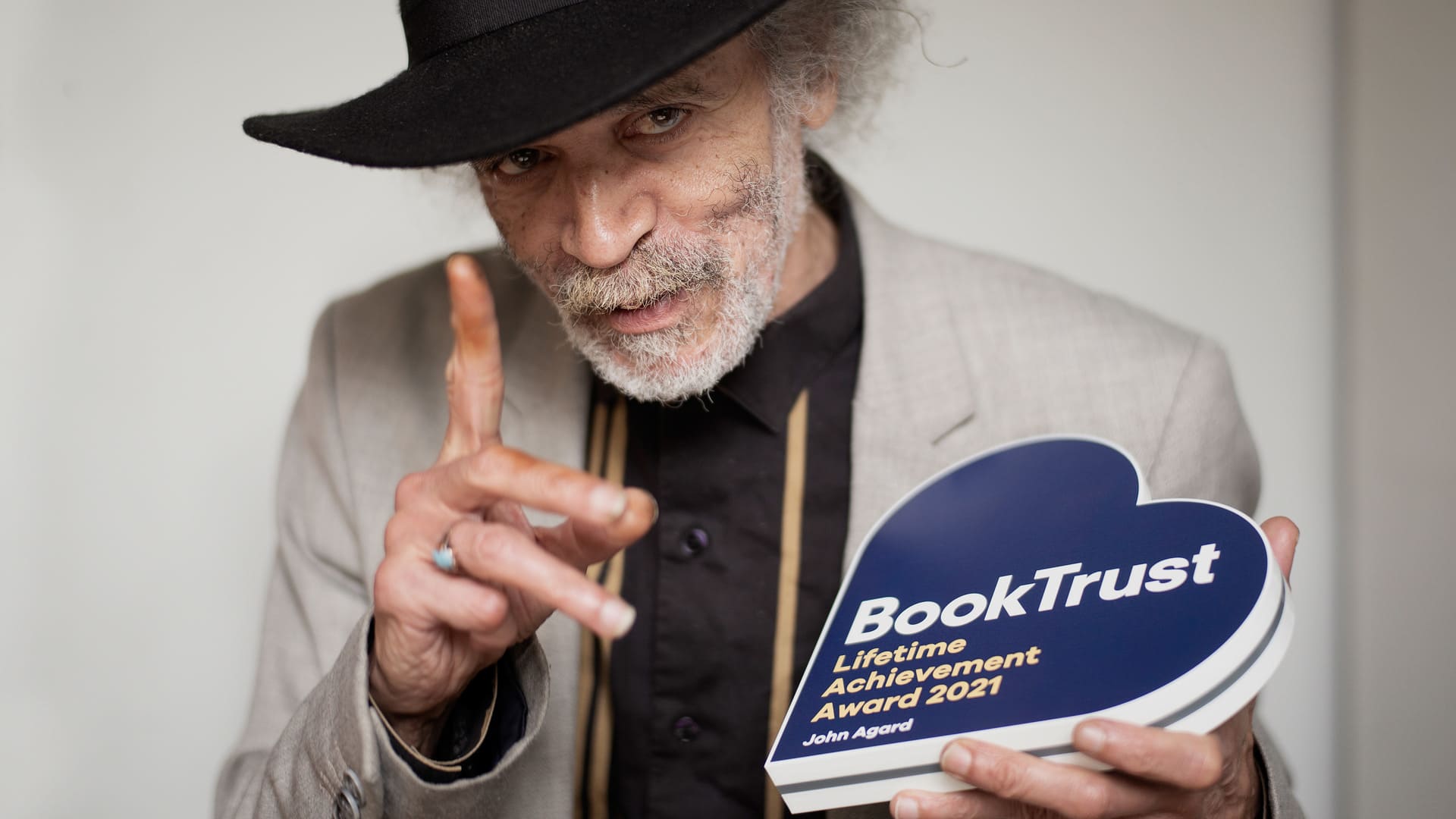 John Agard with his Lifetime Achievement Award