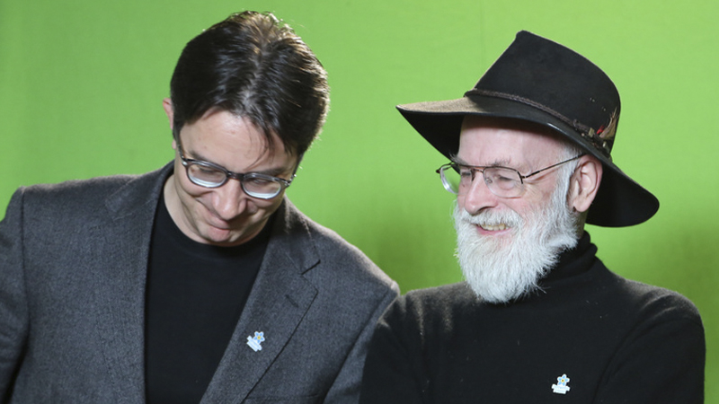 Terry Pratchett's official biography snapped up by Transworld
