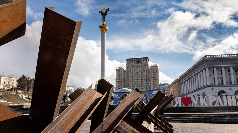 Waterstones joins with publishers and authors in bid to raise £1m for Ukraine