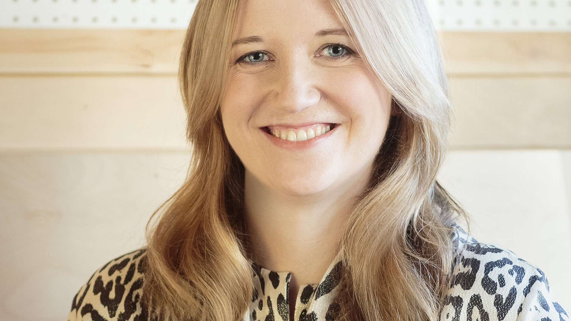 Laura barnett facebook instagram twitter profiles 