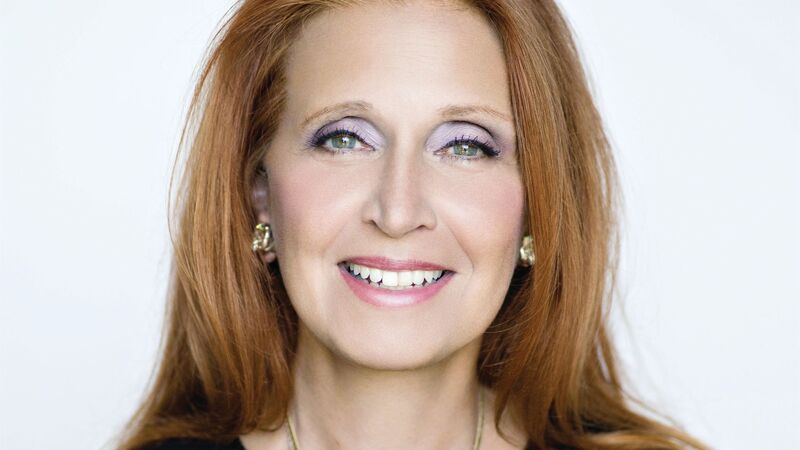 Danielle Steel to write 20 more books with Pan Macmillan