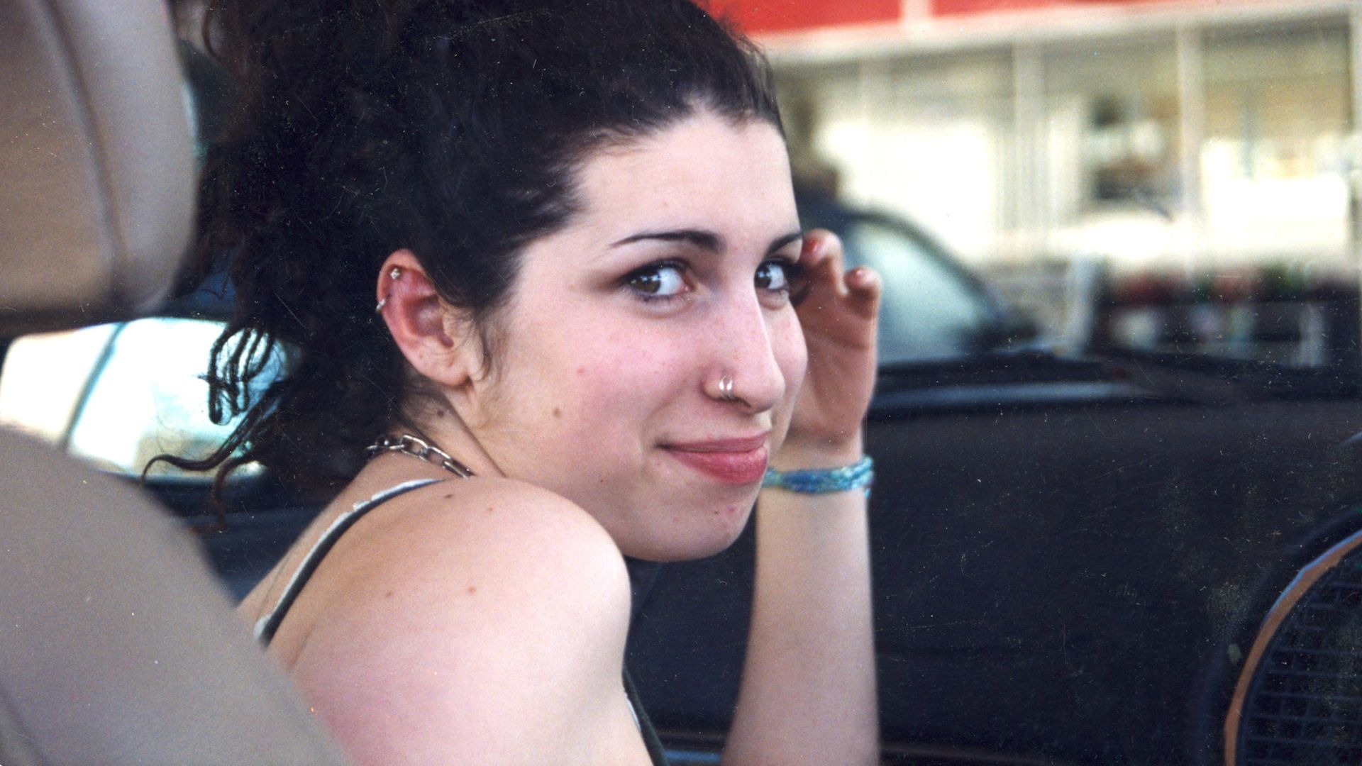 The Bookseller Rights Harpercollins Scoops ‘intimate Tribute To Amy Winehouse 1014