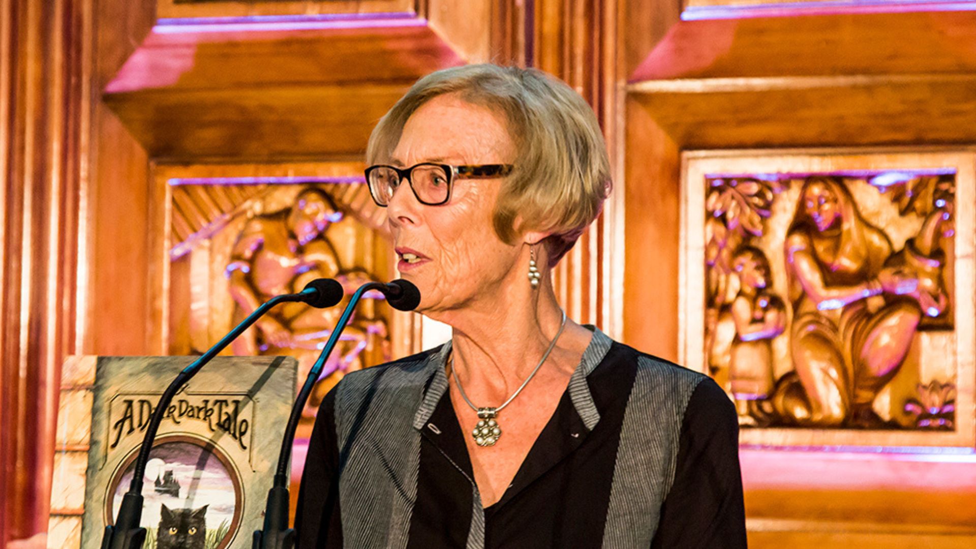 Wendy Cooling at the 25th Anniversary of Bookstart in 2017