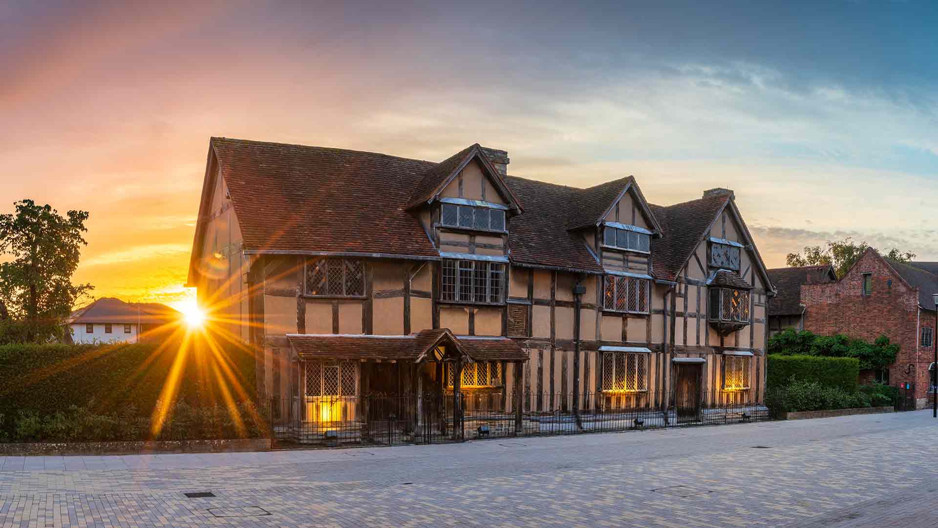 William Shakespeare's birthplace, Stratford-upon-Avon @ Shutterstock