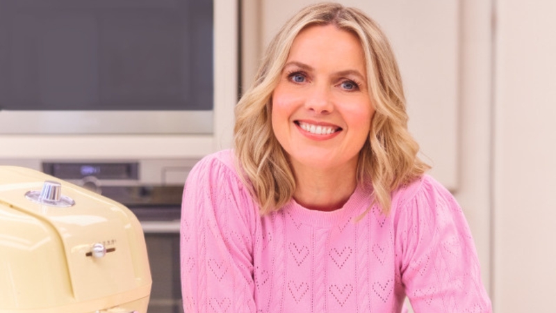 HarperCollins snaps up Air Fryer Baking Magic by ‘This Morning’ guest baker Juliet Sear