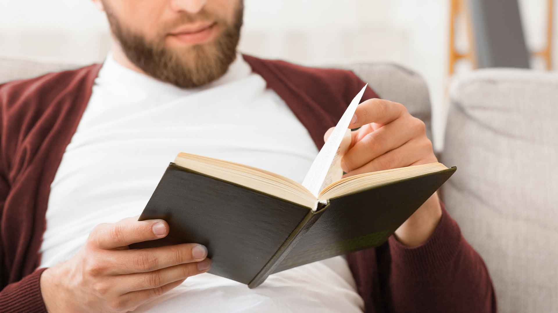 Man_reading.jpg