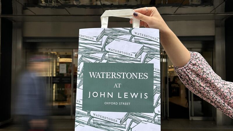 Waterstones returns to Oxford Street after eight years