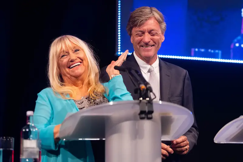 2022: Richard Madeley & Judy Finnegan presenting the Overall Book of the Year award