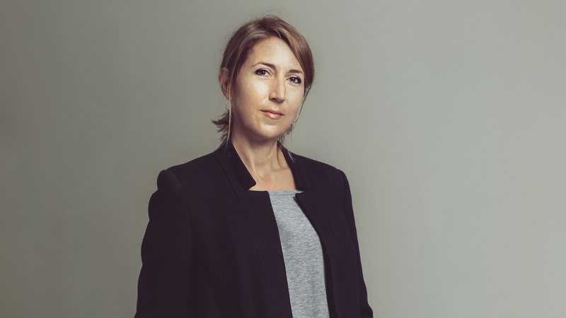 Dual Jewell: Lisa is not letting anyone else into the charts