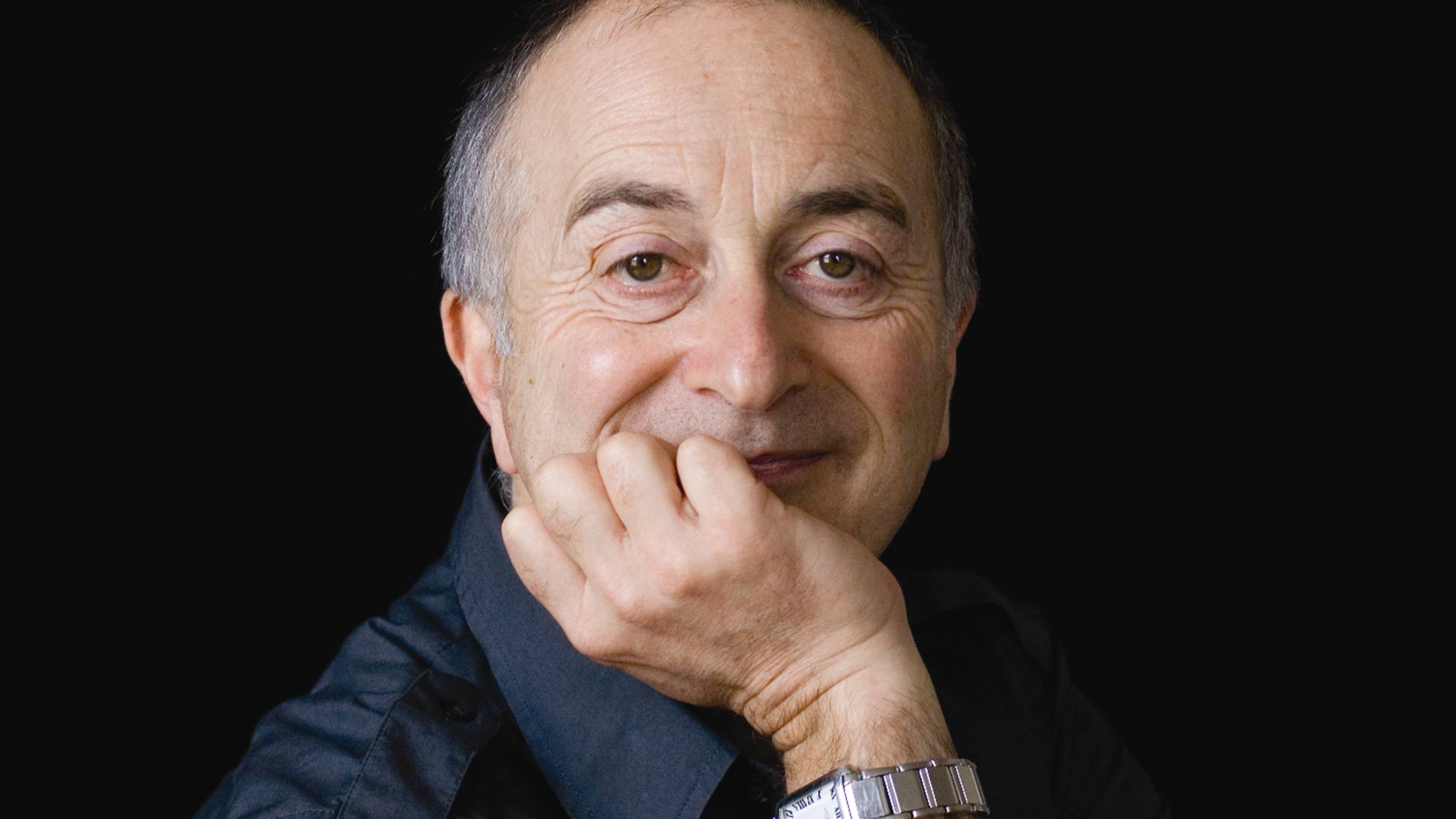 Sphere Triumphs In Five way Auction For Tony Robinson s Debut Novel Sphere Triumphs In Five way Auction For Tony Robinson s Debut Novel