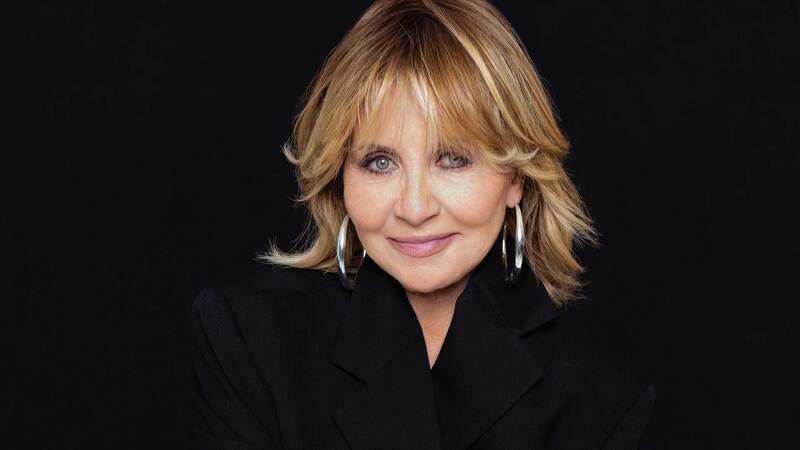 Hodder & Stoughton sign 'career-defining' memoir from 'legend' Lulu