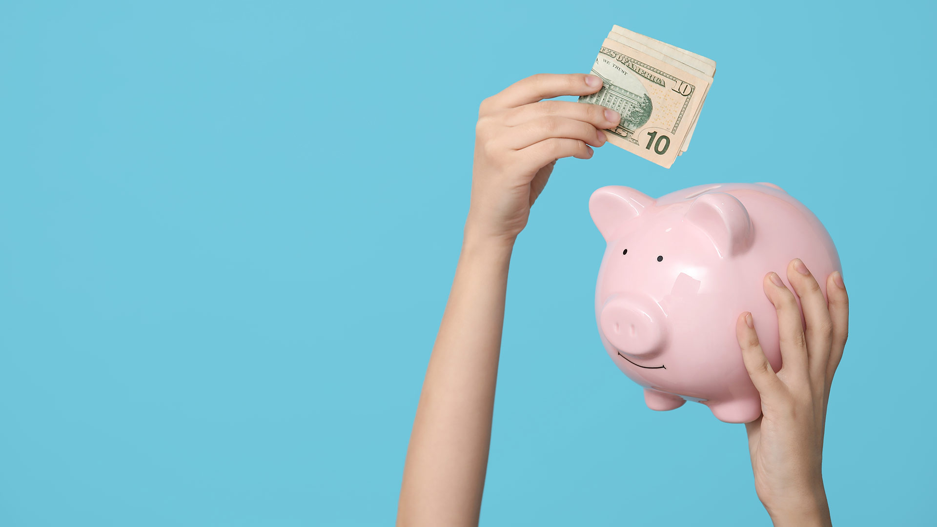 Money piggy bank (c) Shutterstock