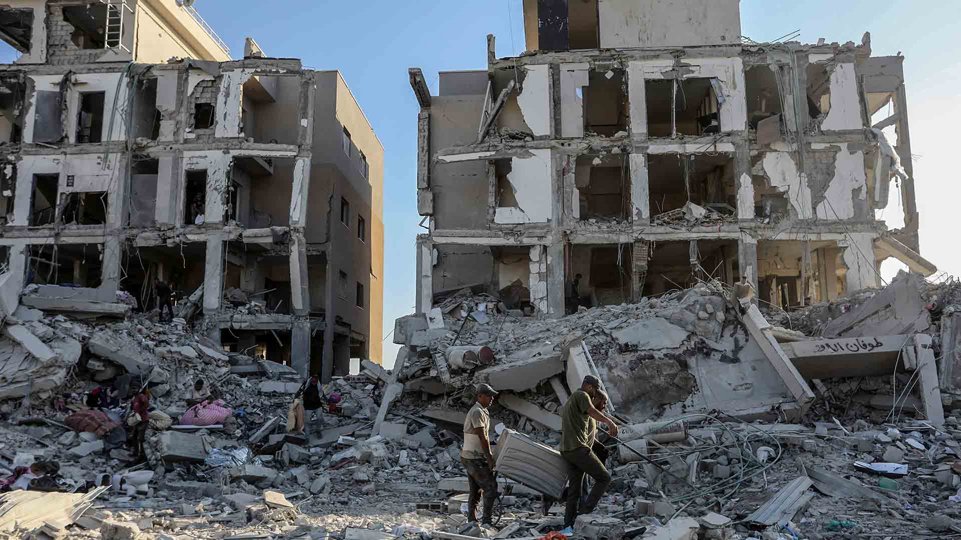 Palestinians return to their destroyed homes after an Israeli military operation east of Deir Al-Balah, in the central Gaza Strip, on August 29, 2024. Palestinians return to their destroyed homes after an Israeli military operation east of Deir Al-Balah, in the central Gaza Strip, on August 29, 2024.