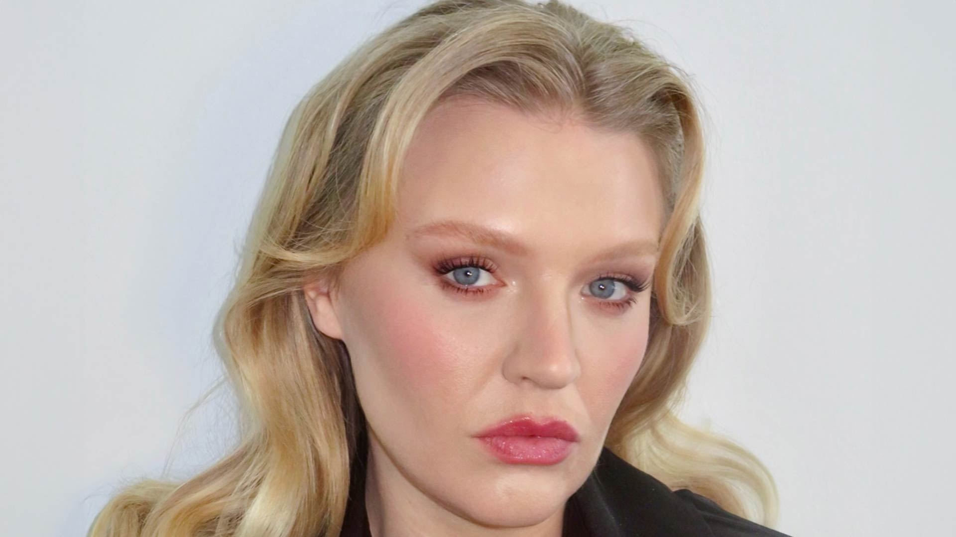 Self Esteem (c) Byron London