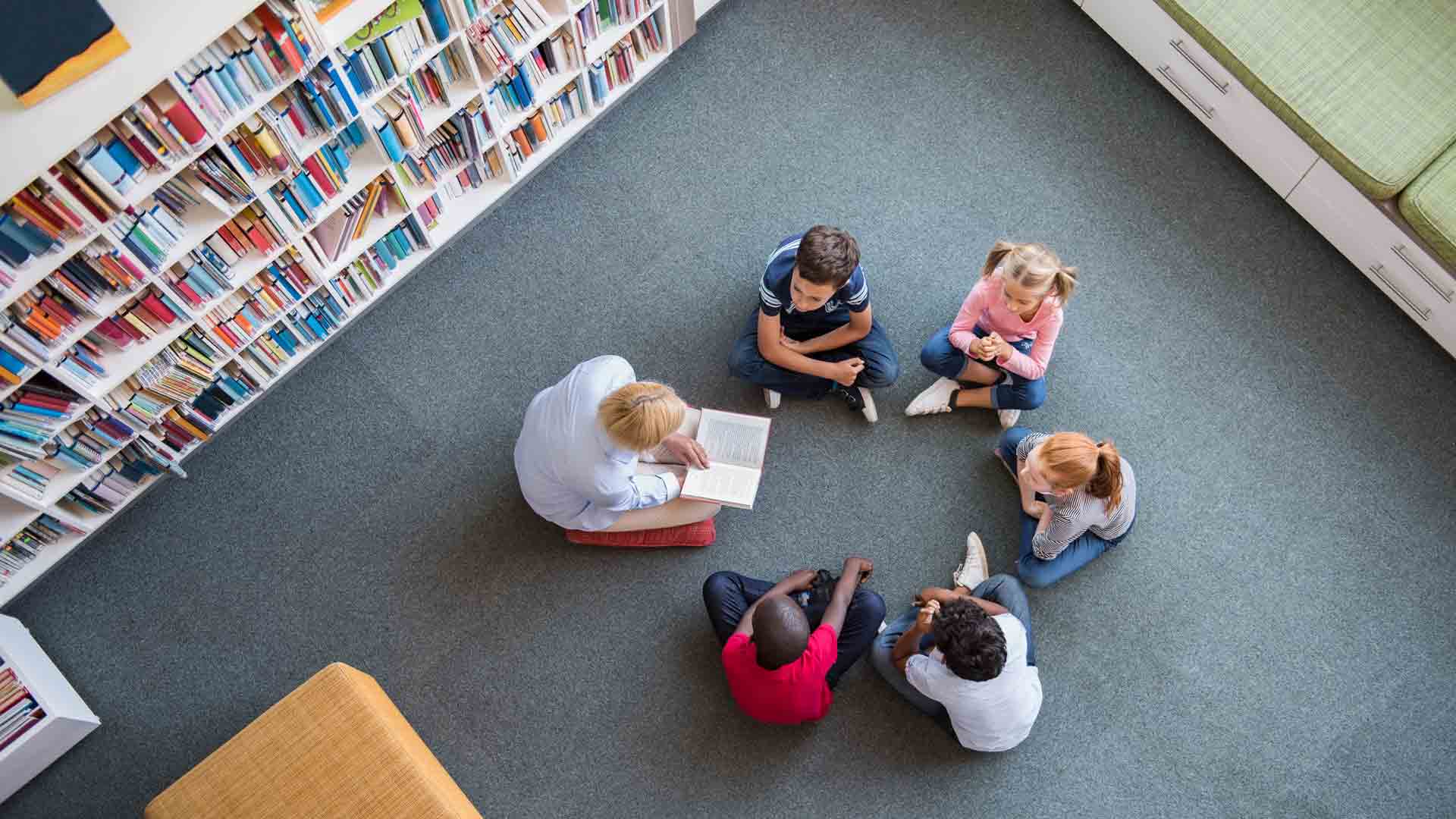 Kids in a library c Shutterstock Kids in a library c Shutterstock