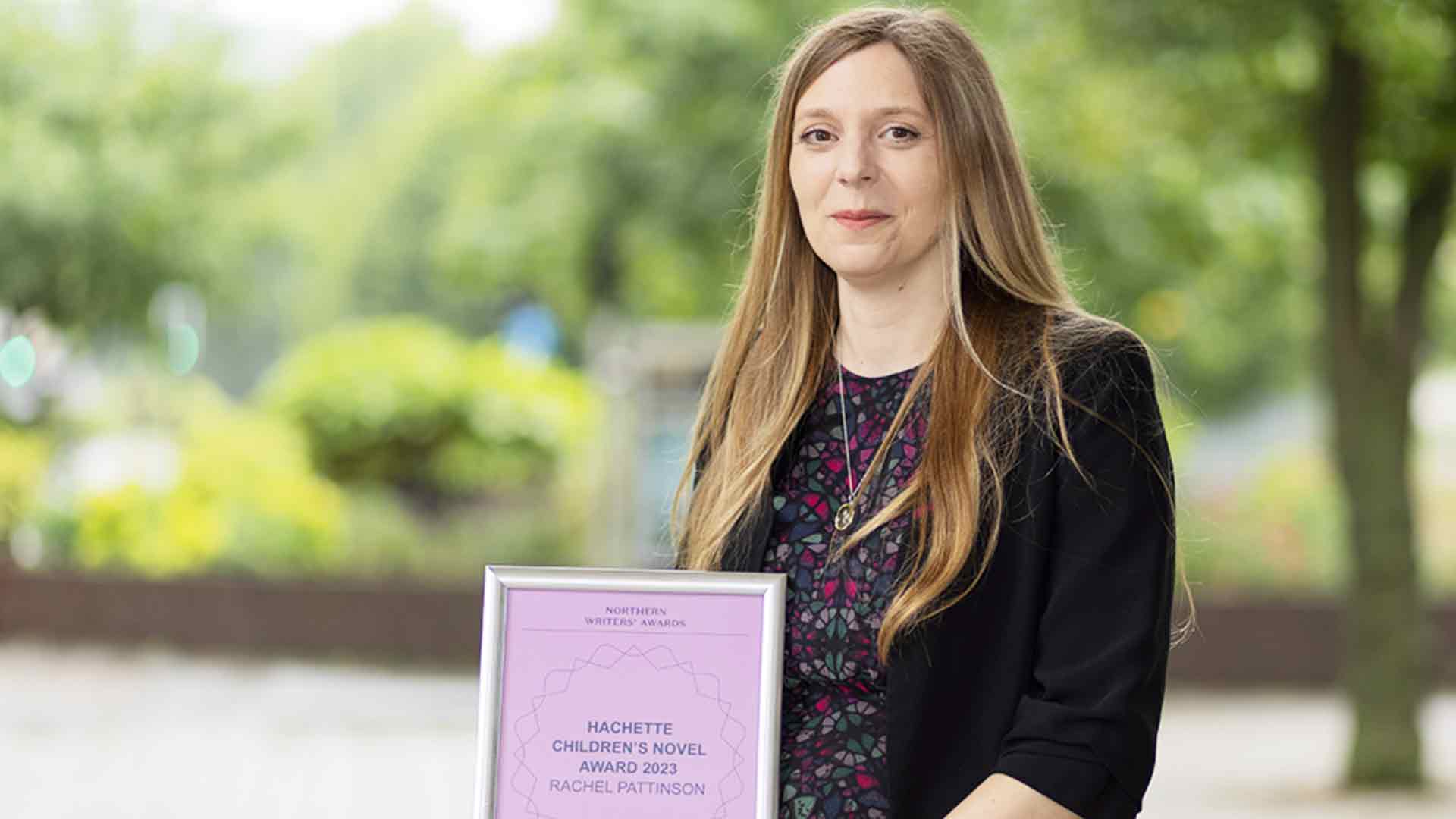 Rachel Pattinson with the Hachette Children&rsquo;s Novel Award at the Northern Writers&rsquo; Awards in 2023