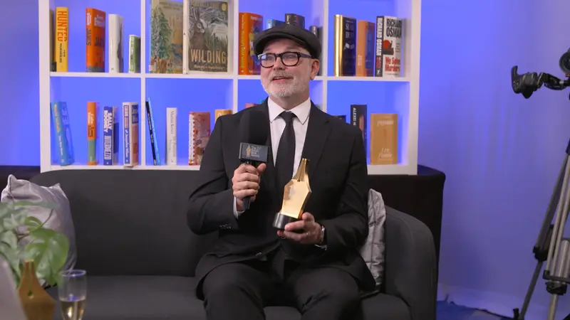 Coco Hagi interviews Rob Biddulp