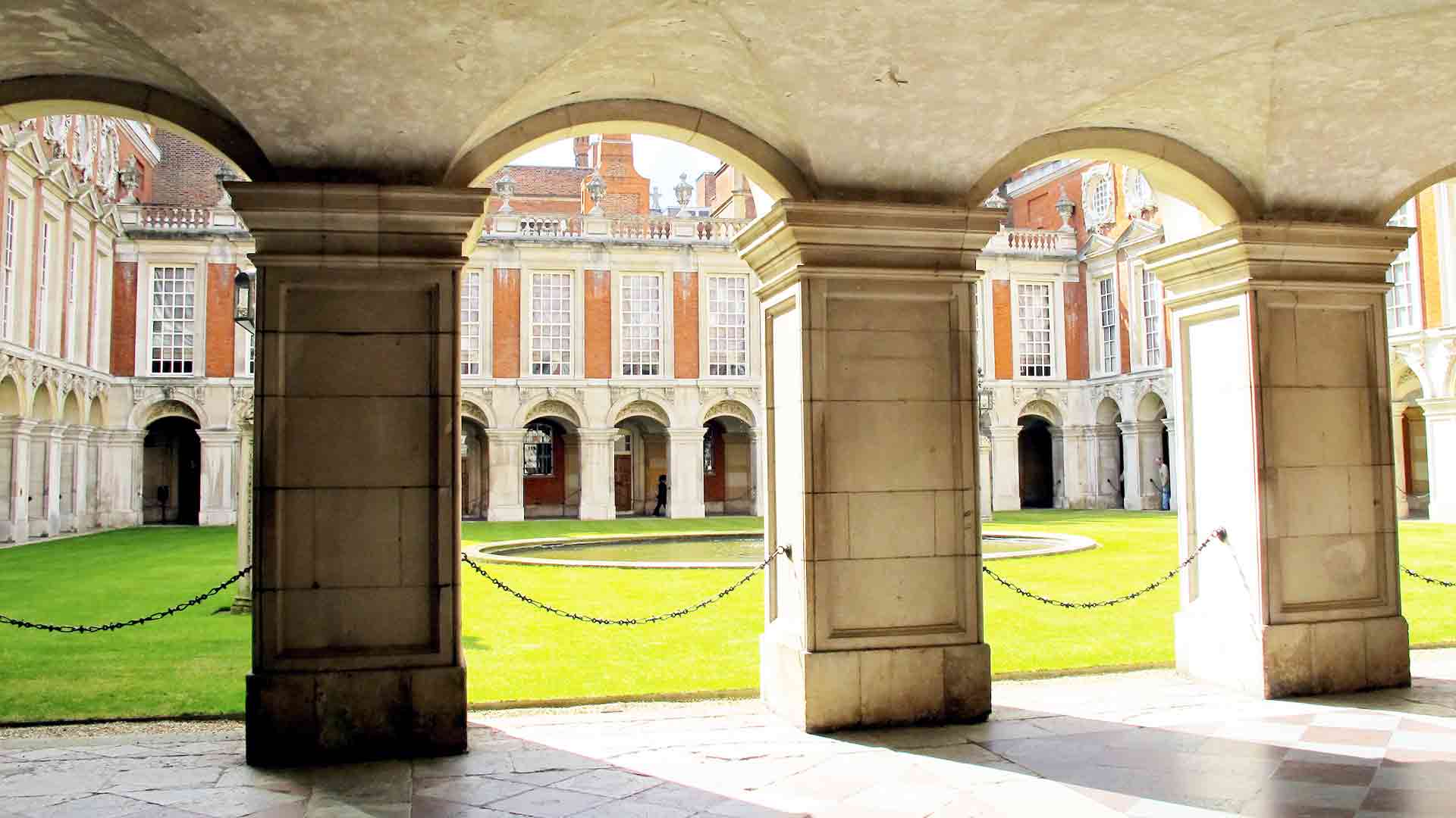 Historic Royal Palaces launches new Wordless Stories to tackle literacy barriers