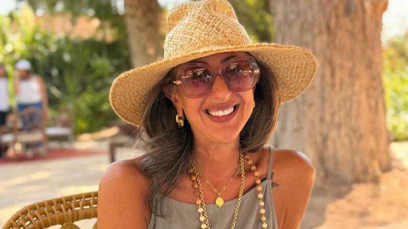 Harper NonFiction signs author and 'Dear Jane' columnist Jane Green&rsquo;s first memoir