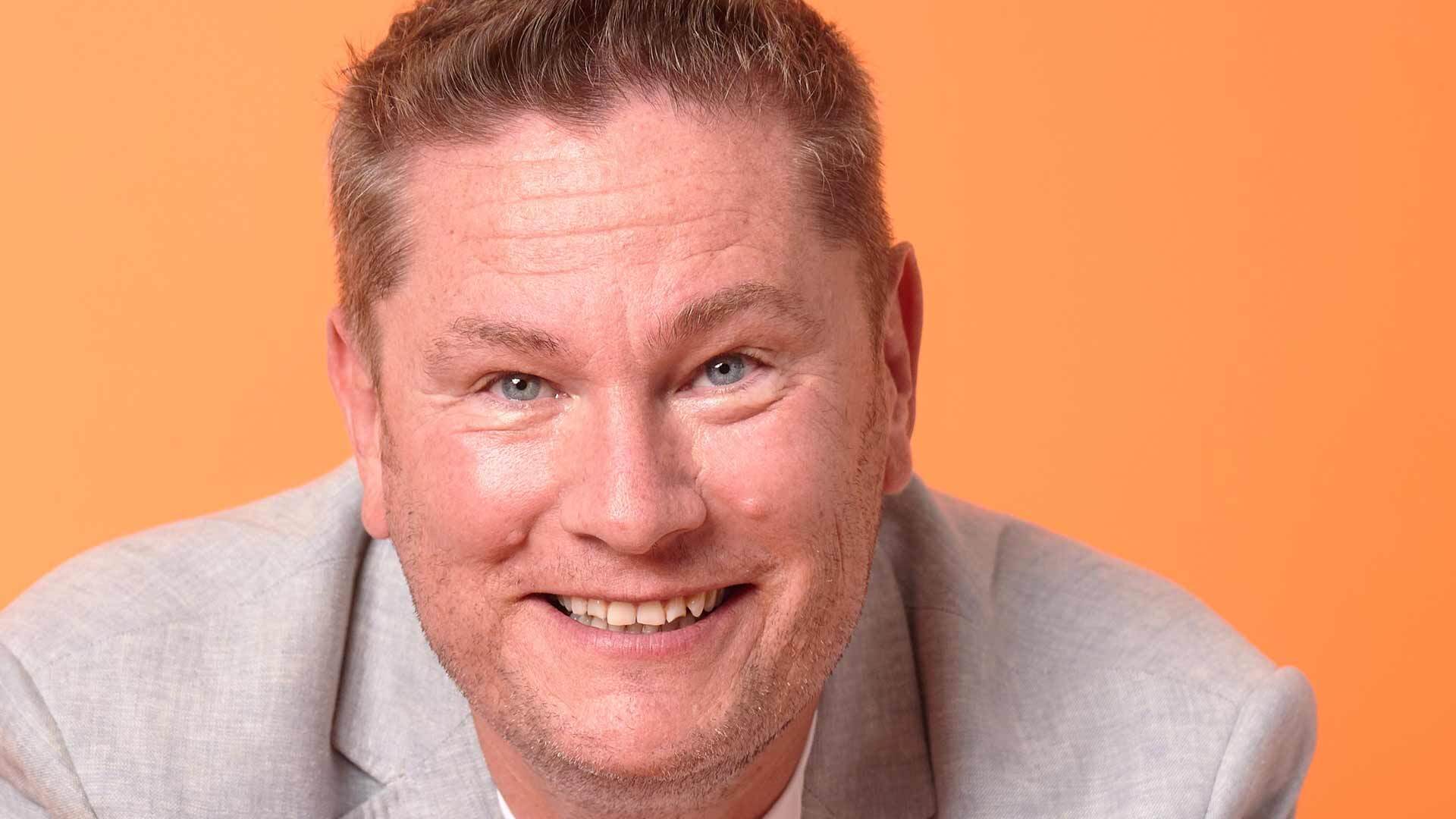 Broadcaster Phil Williams launches Books on the Beach podcast