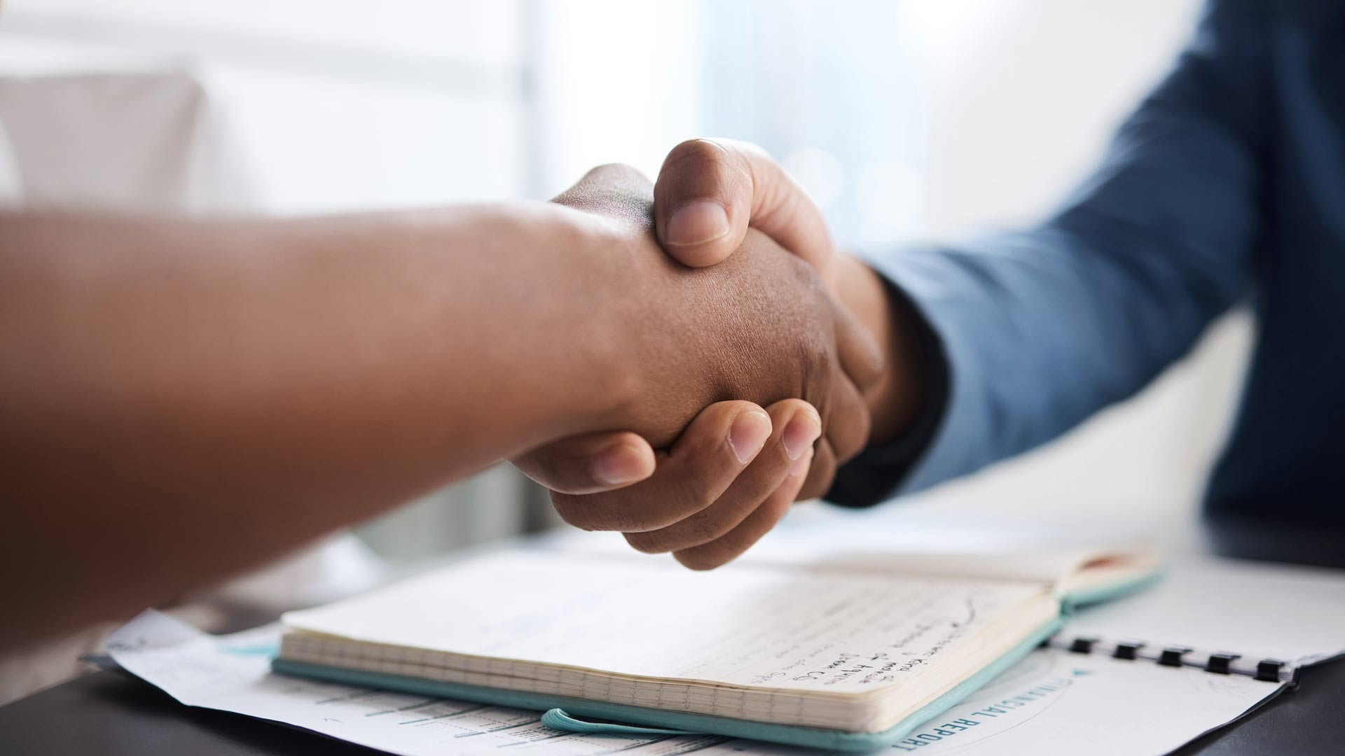 Handshake trust c Shutterstock