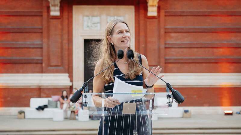 HarperCollins hosts author party at V&A as Kate Elton makes first speech as CEO