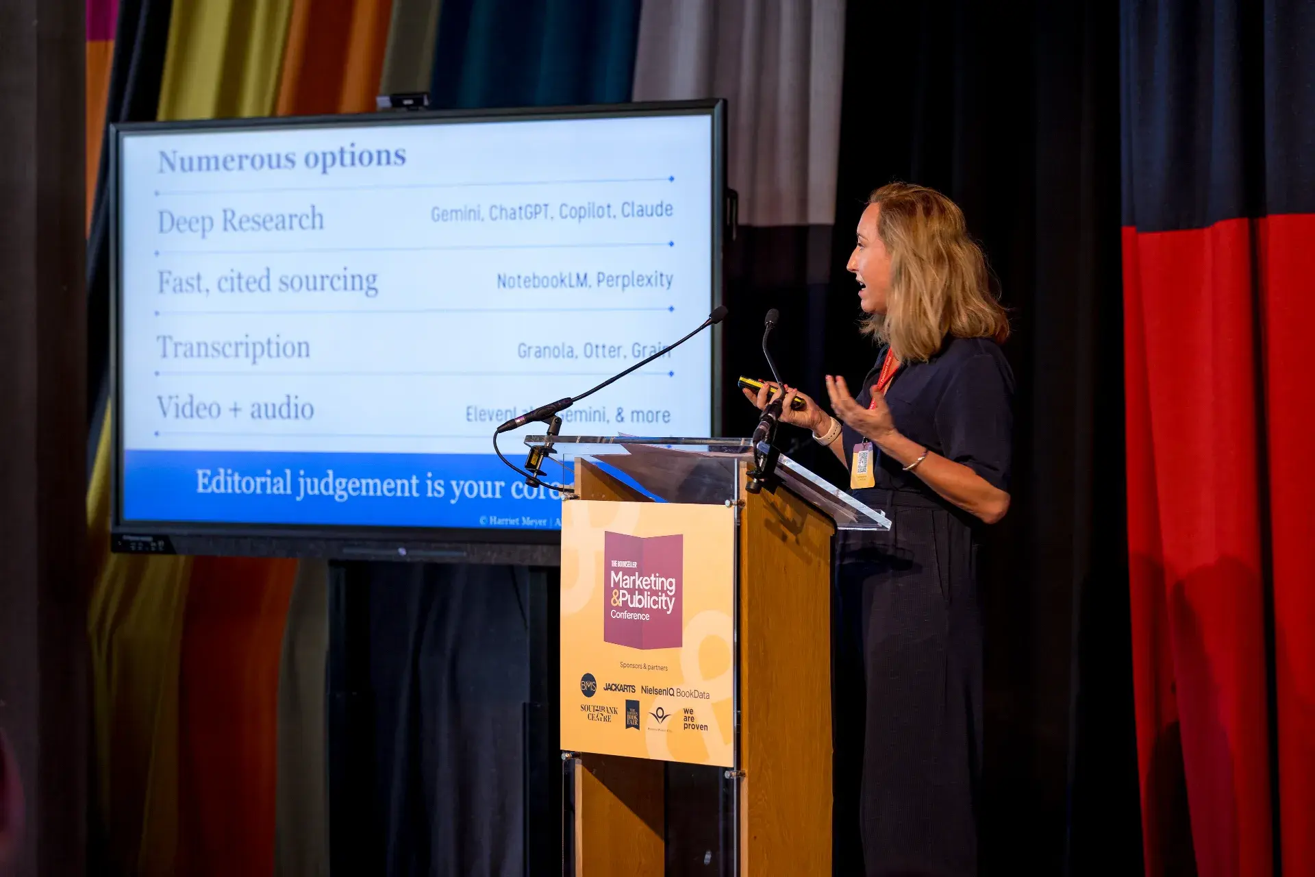 Harriet Meyer delivering a workshop on 'How to use AI to manage your workload'